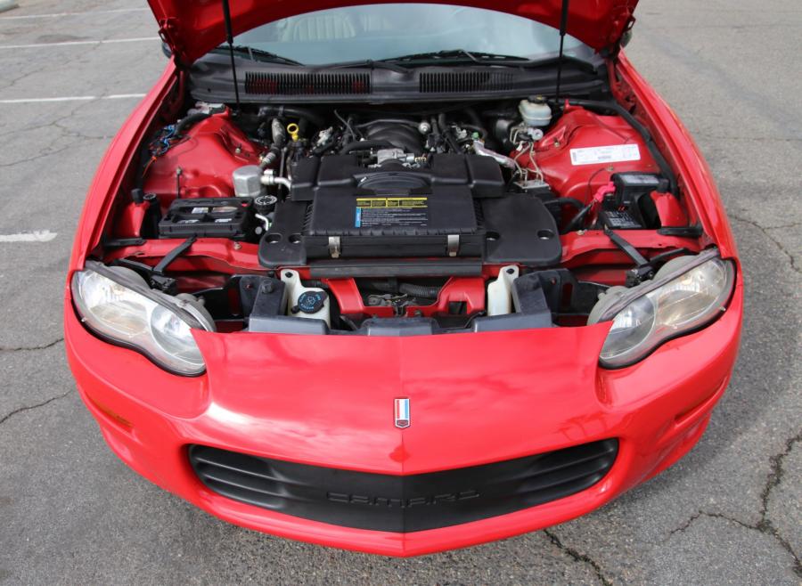 Моторный отсек Chevrolet Camaro Z28 SS 1998 года  (фото 82 из 94)